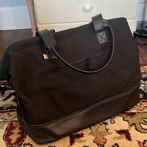 beis weekender bag